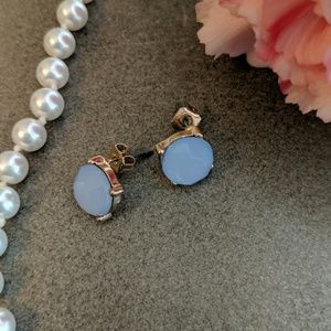 💙NWOT Opal Pearlescent Blue Stud Earrings